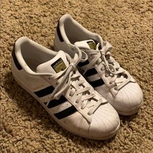 Adidas Superstars black stripes unisex